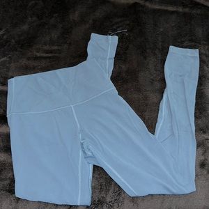 Lululemon leggings size 4 almost perfect condition